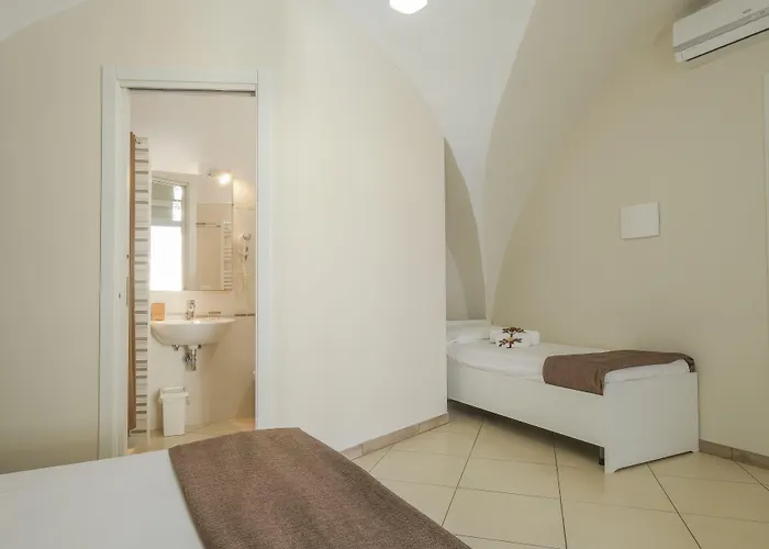 فندق مبيت وإفطار Le Del Dormiglione غالّيبولي